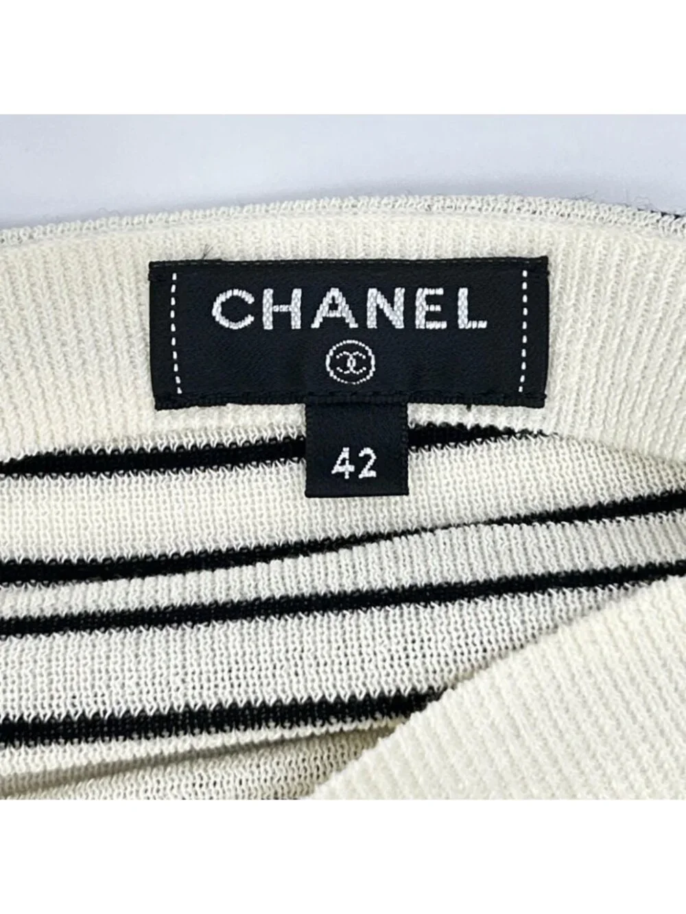 Chanel Faux Pearl Button Border Knit 42 Sweater